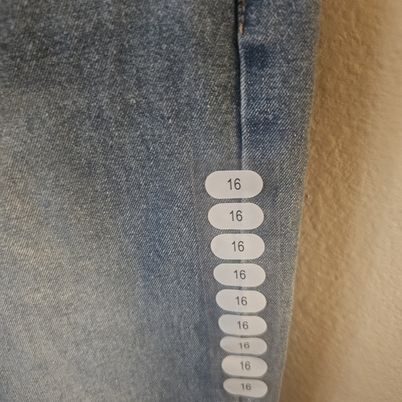 Blue Jeans Junior Size 16 Unisex - Picture 3 of 7